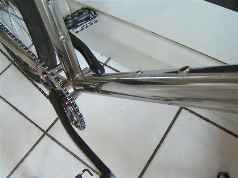 Polished titanium 002 (Large).webp