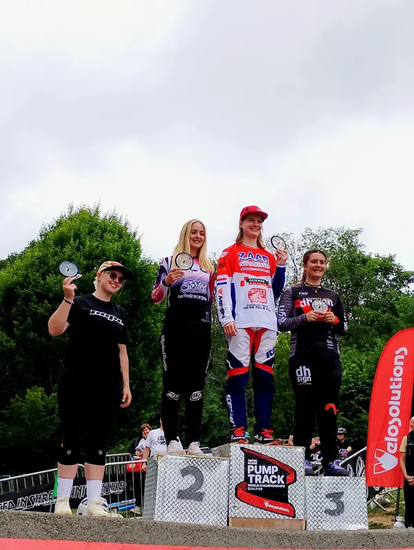 Elite womens podium.webp