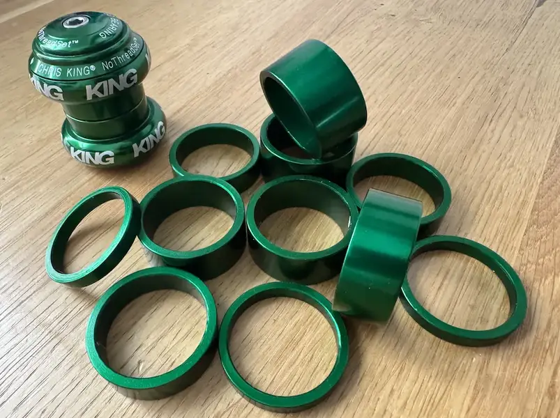 green 1 14 inches spacer chris king style by falko schlötel germany.webp