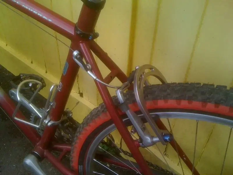 Kona Kilauea - rear brake cable routing.webp