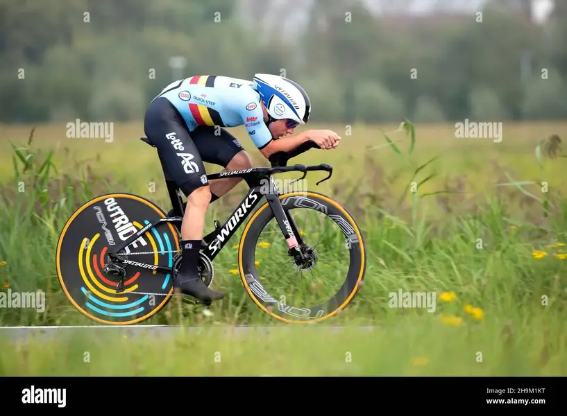 remco-evenepoel-aus-belgien-wahrend-des-elite-mens-individual-time-trial-bei-den-uci-road-wor...webp