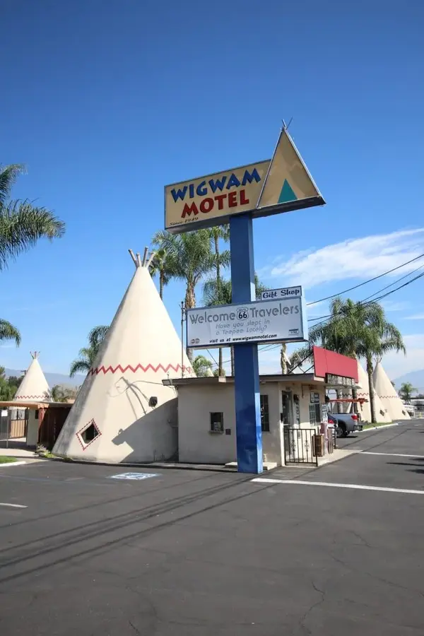 WigWam-Motel-Exterior-31-683x1024.webp
