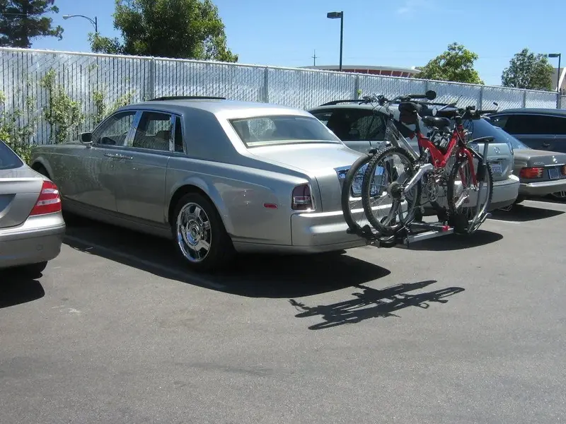 Rolls_Royce_Phantom_BIKE_RACK_by_Partywave.webp