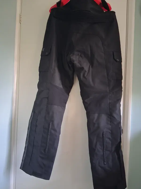 Trousers 2.webp