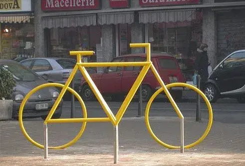 bike_rack_optical_illusion_2.webp