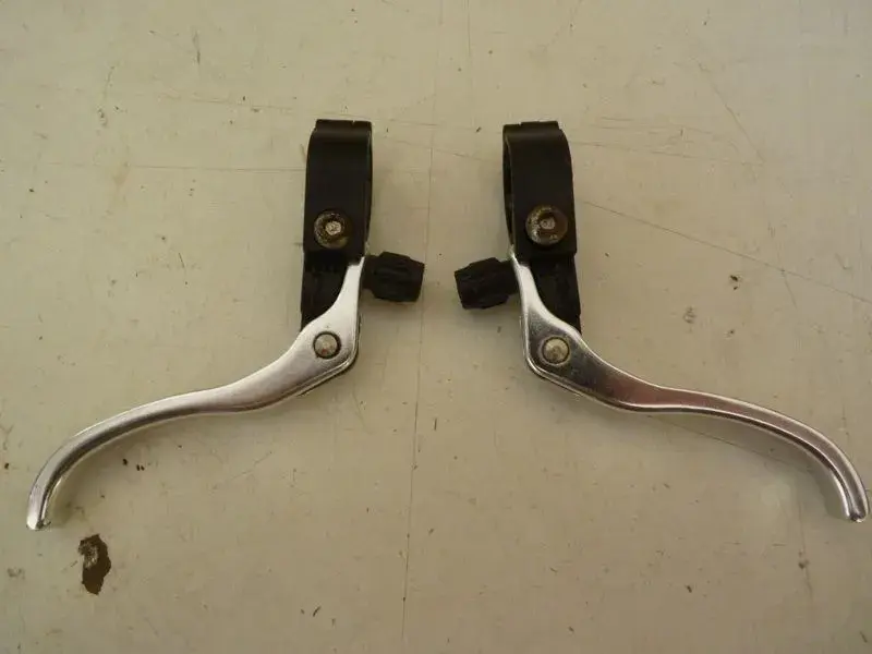 crosstop levers.webp