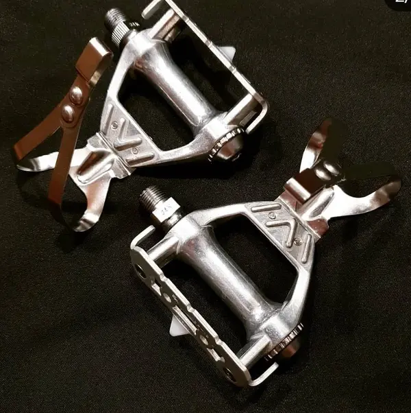 vintage_sakae_ringo_road_racer_pedals_and_toe_cages_1550639565_423f9c6d-2434051656.webp