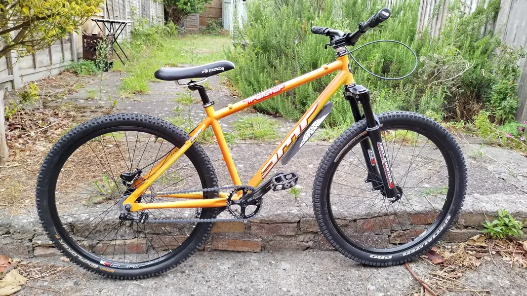 My Bikes - 20250831 DMR Trailstar 2001 respray (2).webp My Bikes - 20250831 DMR Trailstar 2001 respray (2).webp