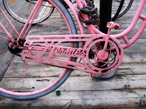 pnk Hermes bicycle with Fauber chainset .webp