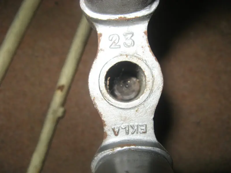 EKLA fork crown marking .webp