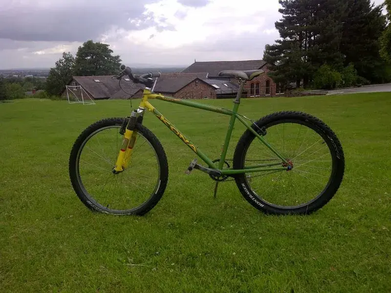 kona%20hot%20853%20rasta%201997.webp