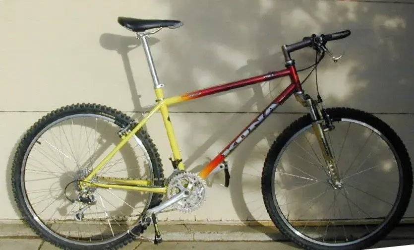 1995 Hot size 18 two tone red and yellow.webp