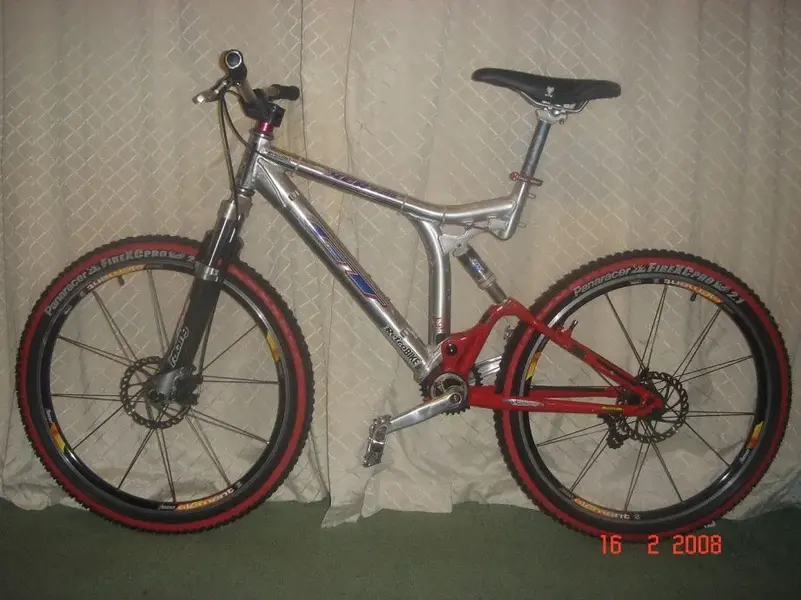 GT XCR2000 Bb.webp