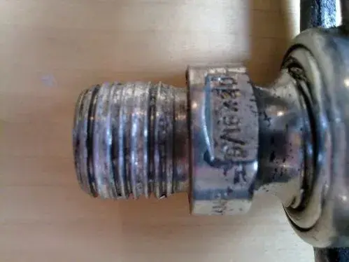 Campagnolo Pedal Threads 001.webp
