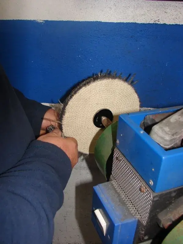 handmade_polisher_a_life_saver_198.webp