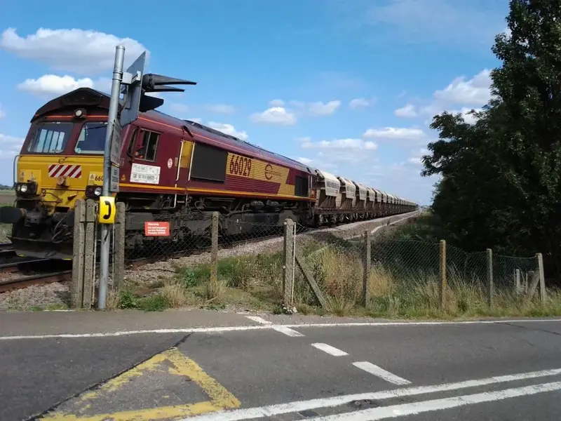 class 66 freight.webp
