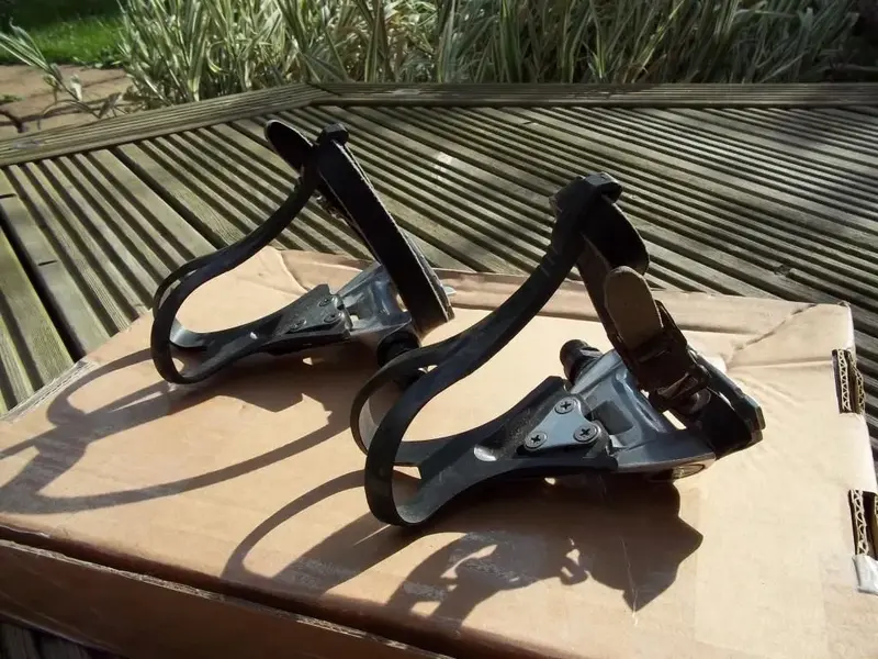 10_Shimano_105_Pedals.jpg.webp