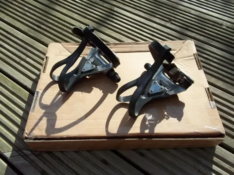 9_Shimano_105_Pedals.jpg.webp