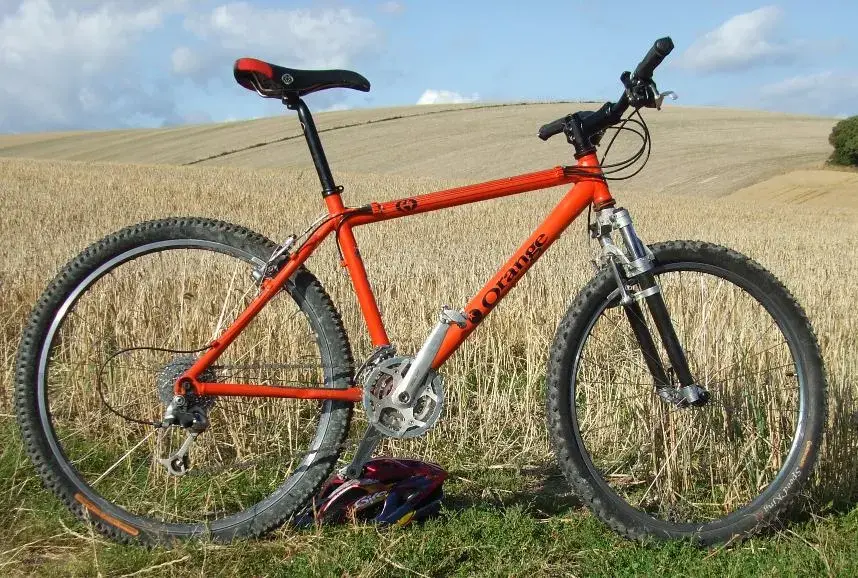 1998 Orange E4 size 17 at Upper Housedean 3.webp