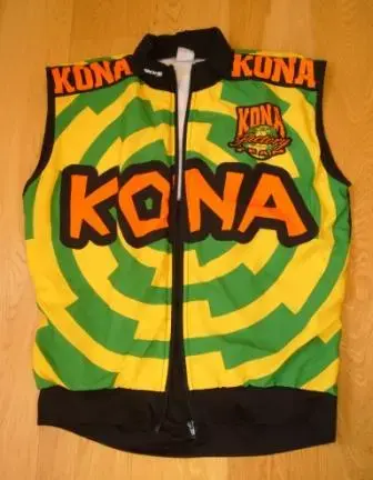 Kona gilet1_R.webp