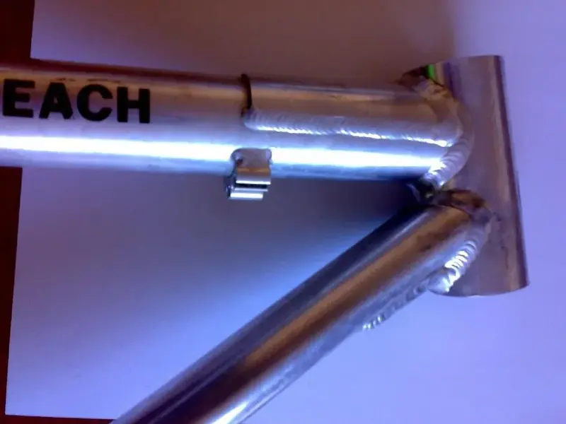 20111026009.webp