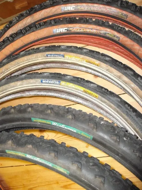 DSCF3137Tyres.webp