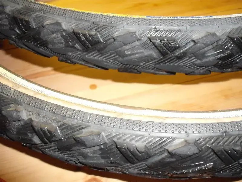DSCF3142Tyres.webp