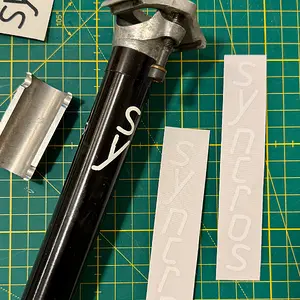 Syncros seatpost.webp