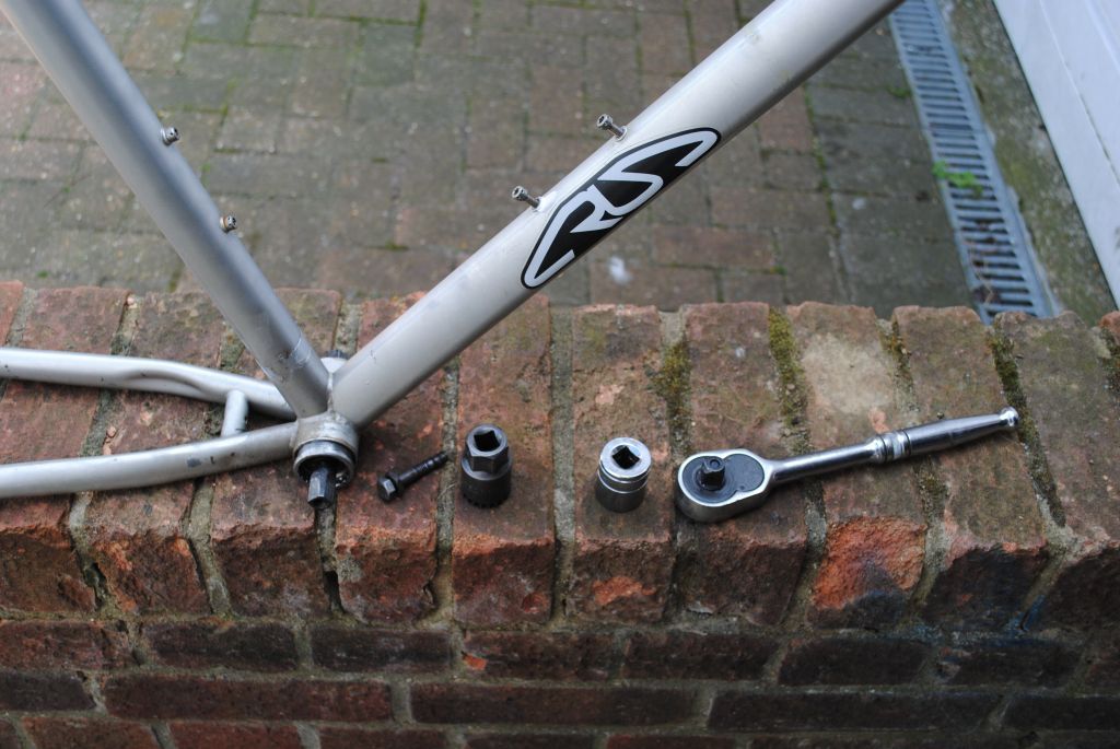 1_shimano_bb_removal_part_one_185.jpg