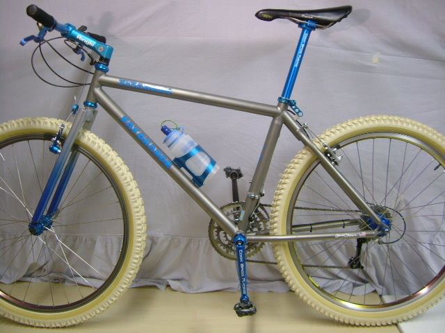 march_botm_032_121.jpg