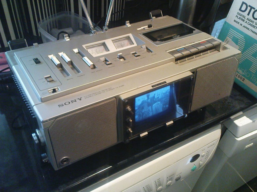 sony_portable_tv_179.jpg