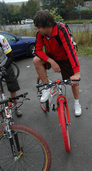 Jez loses red tyre contest