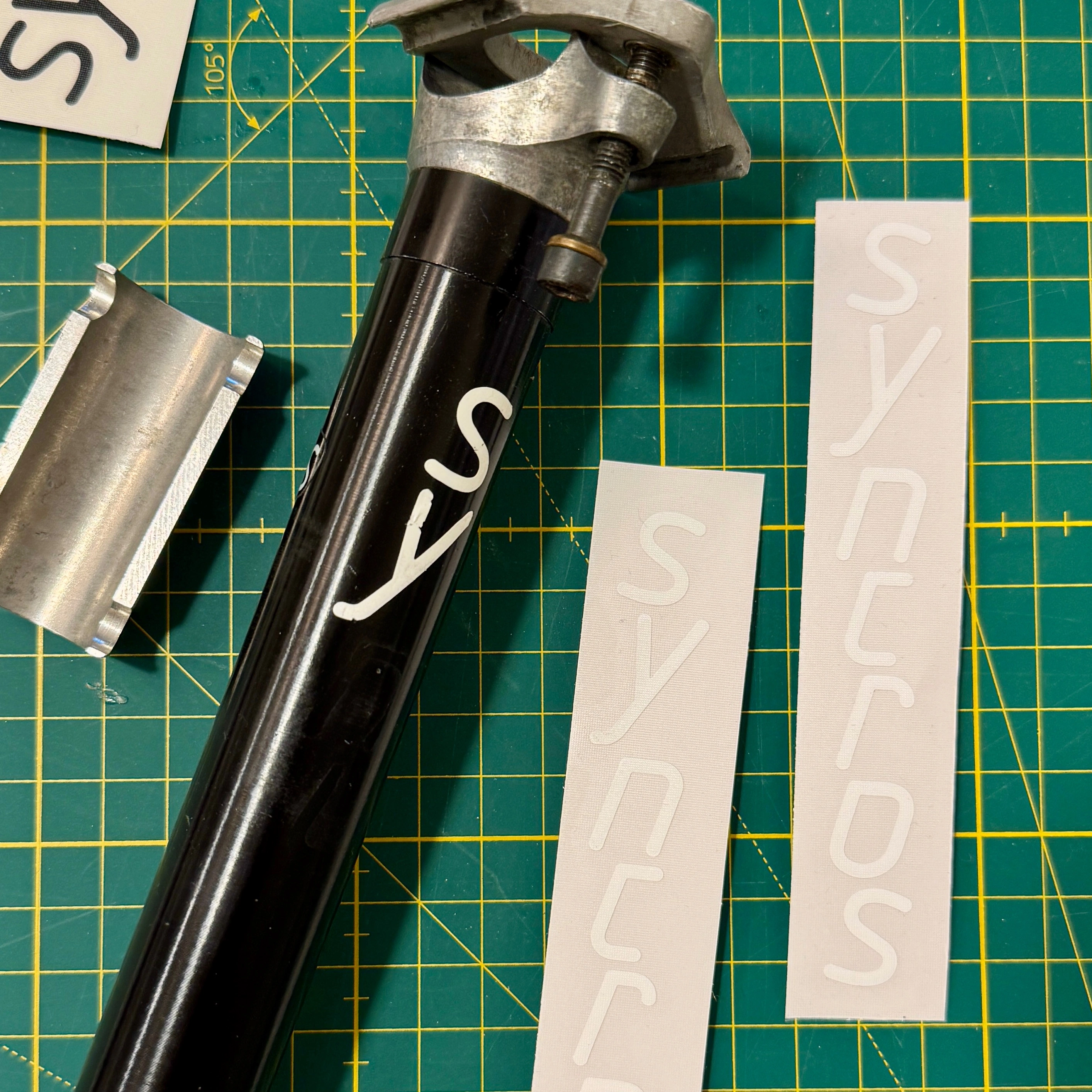 Syncros seatpost.webp