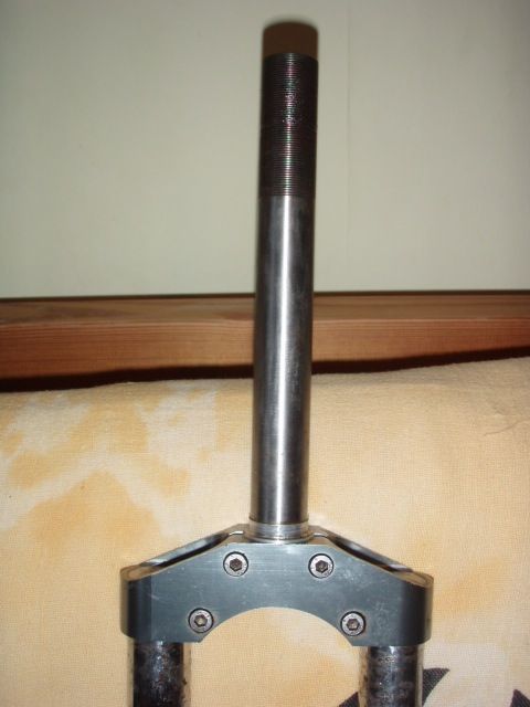 RC30steerer_zpsc9141b2d.jpg