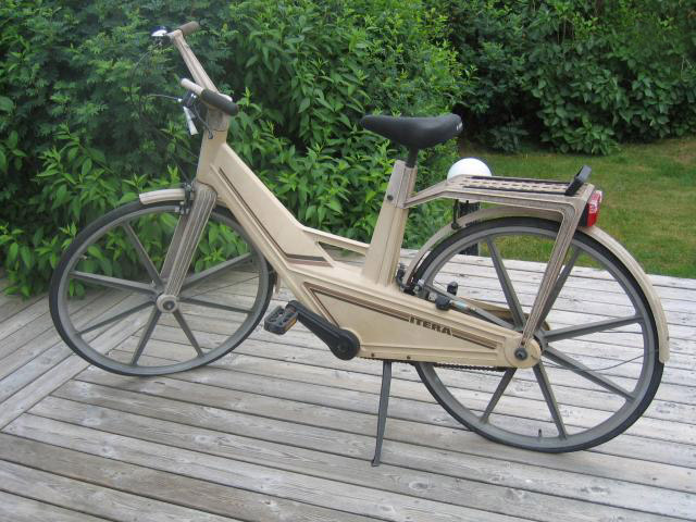 Itera_plastic_bicycle.jpg