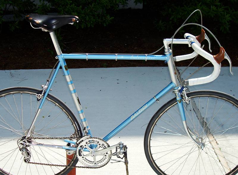 brooks_team_pro4b_800.jpg