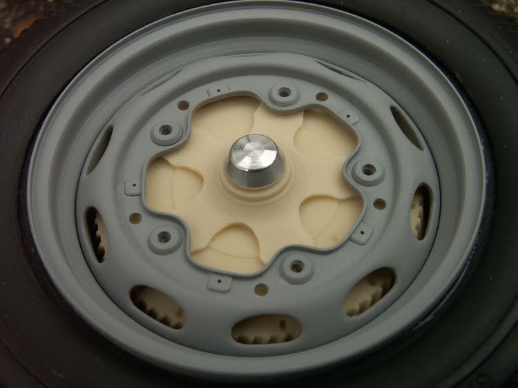 8thscaleRS60wheel.jpg