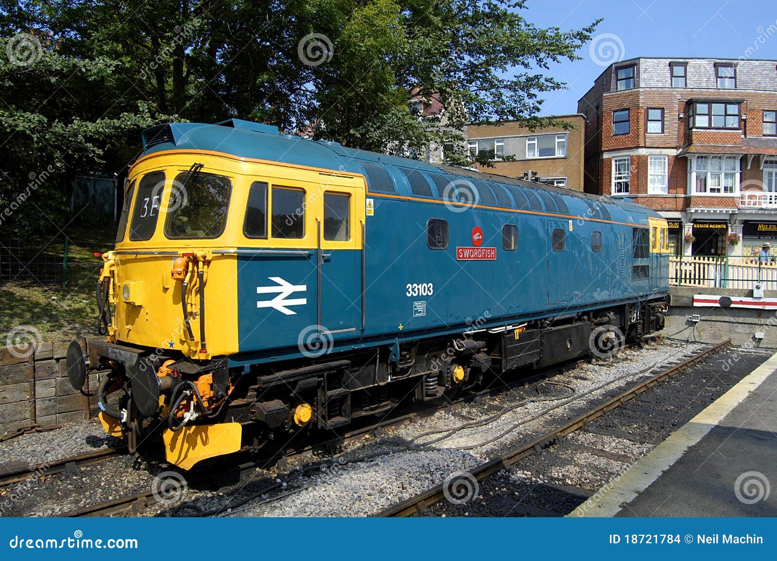 british-rail-locomotive-33103-18721784.jpg