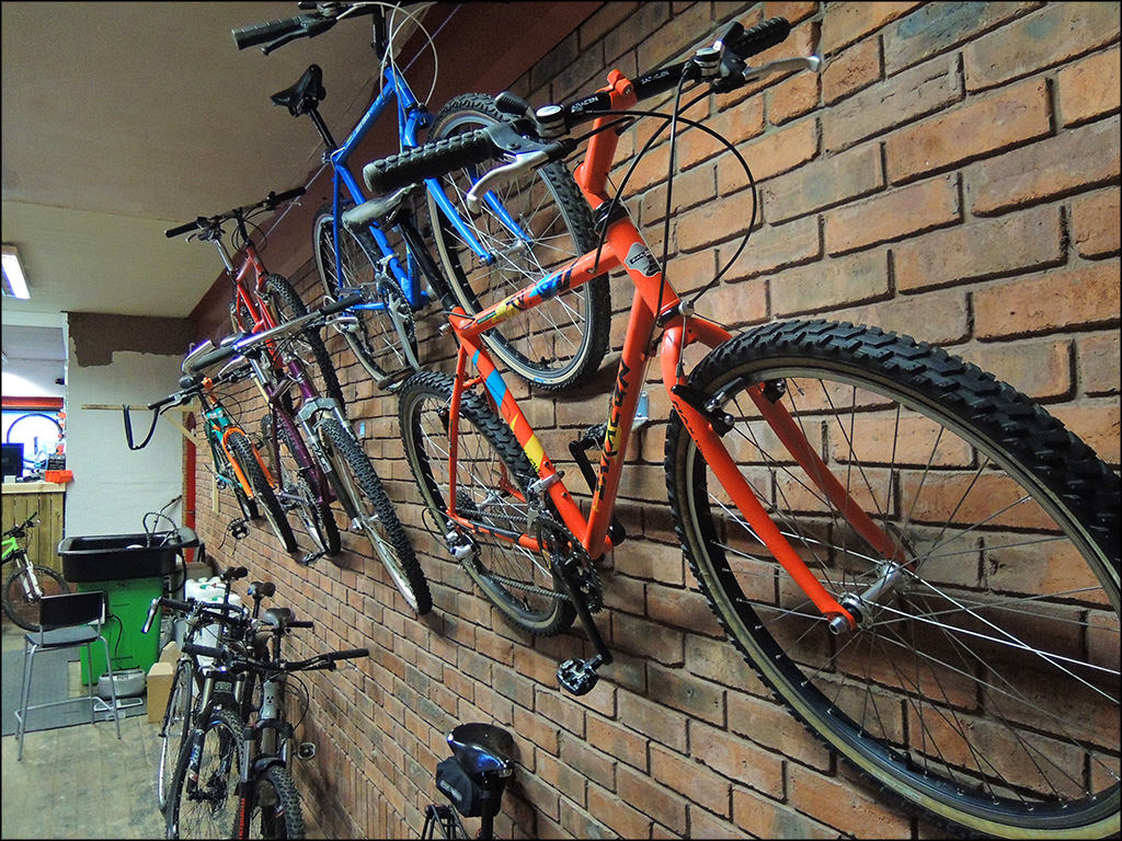 saracen-wall02.jpg