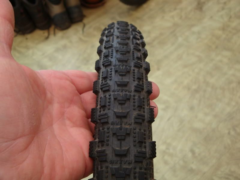 tYRES009.jpg