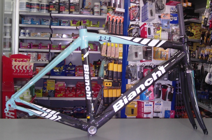 1%20bianchi%20928%20carbon%20l.jpg