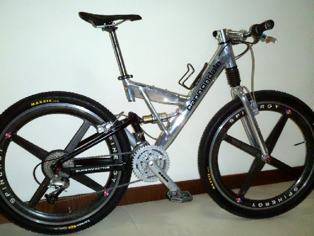 v2000a.jpg