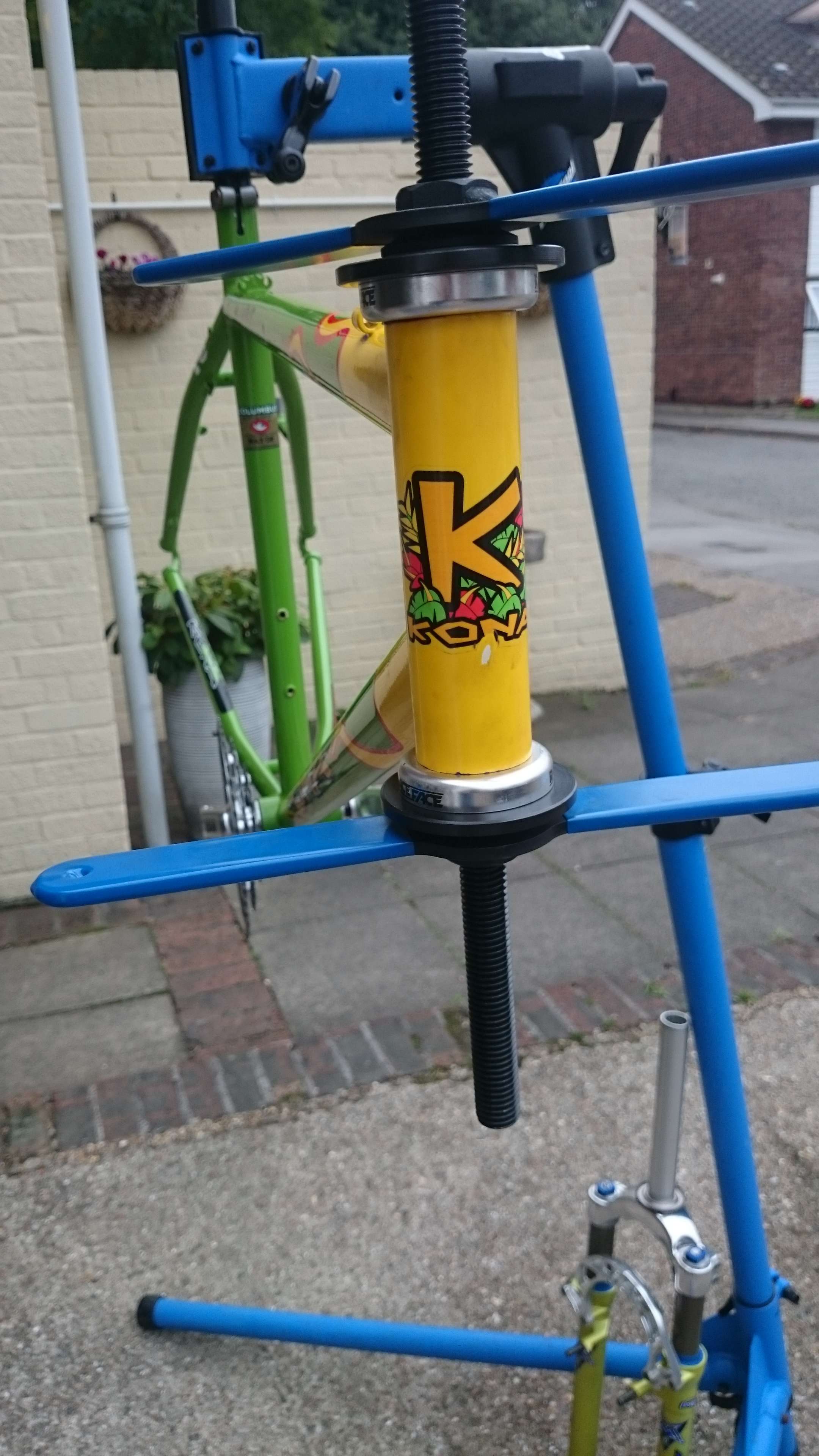 CVB7KV.jpg