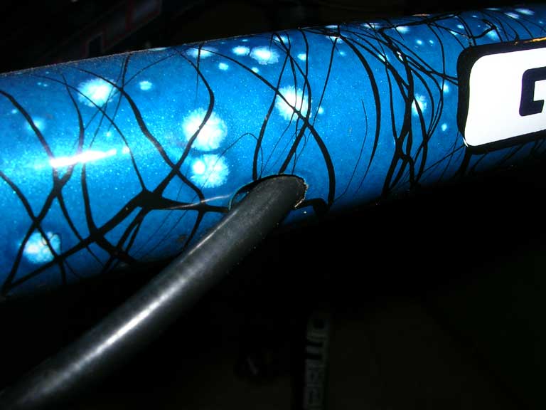 Karakoram-cable-routing-04.jpg