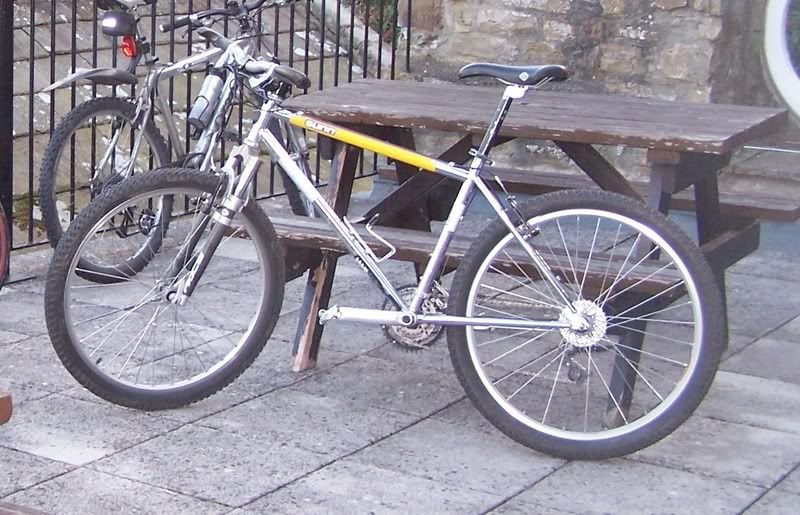 swaledale07005post.jpg
