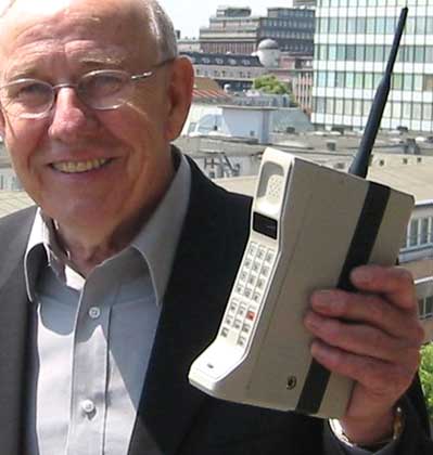 A030625_RUDI_KROLLOP_MOTOROLA-DYNATAC__N.JPG