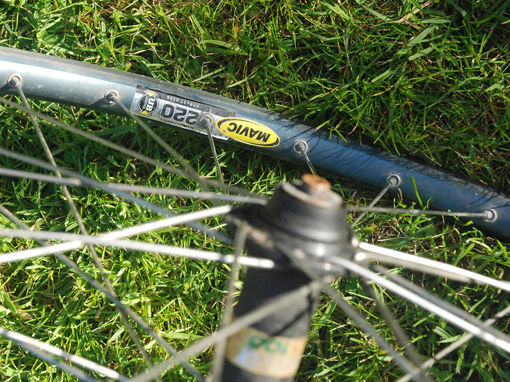 tb_cheap_front_wheel_2.jpg