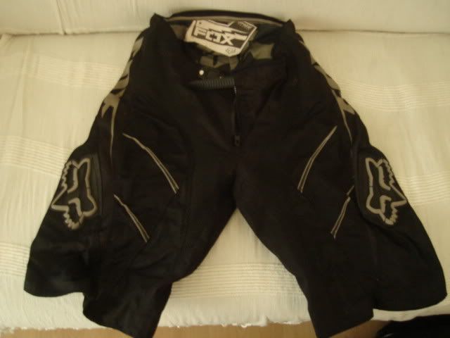 clothes030.jpg