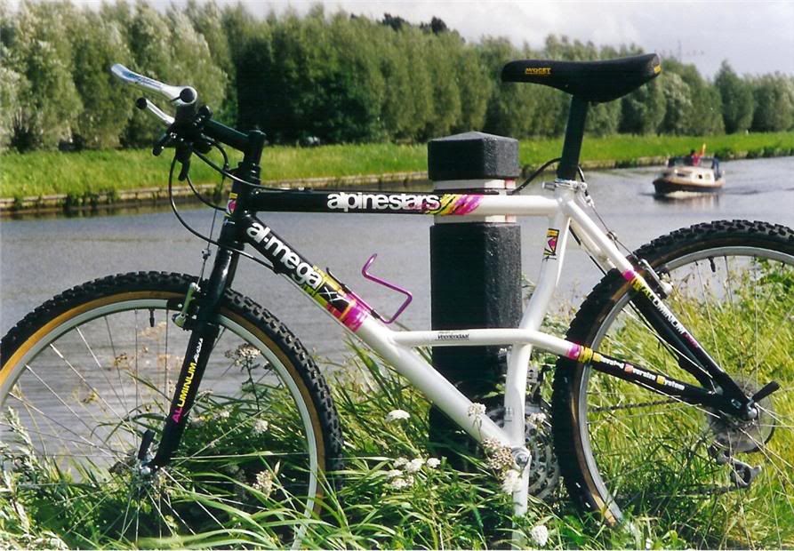 AlMega15620h.jpg