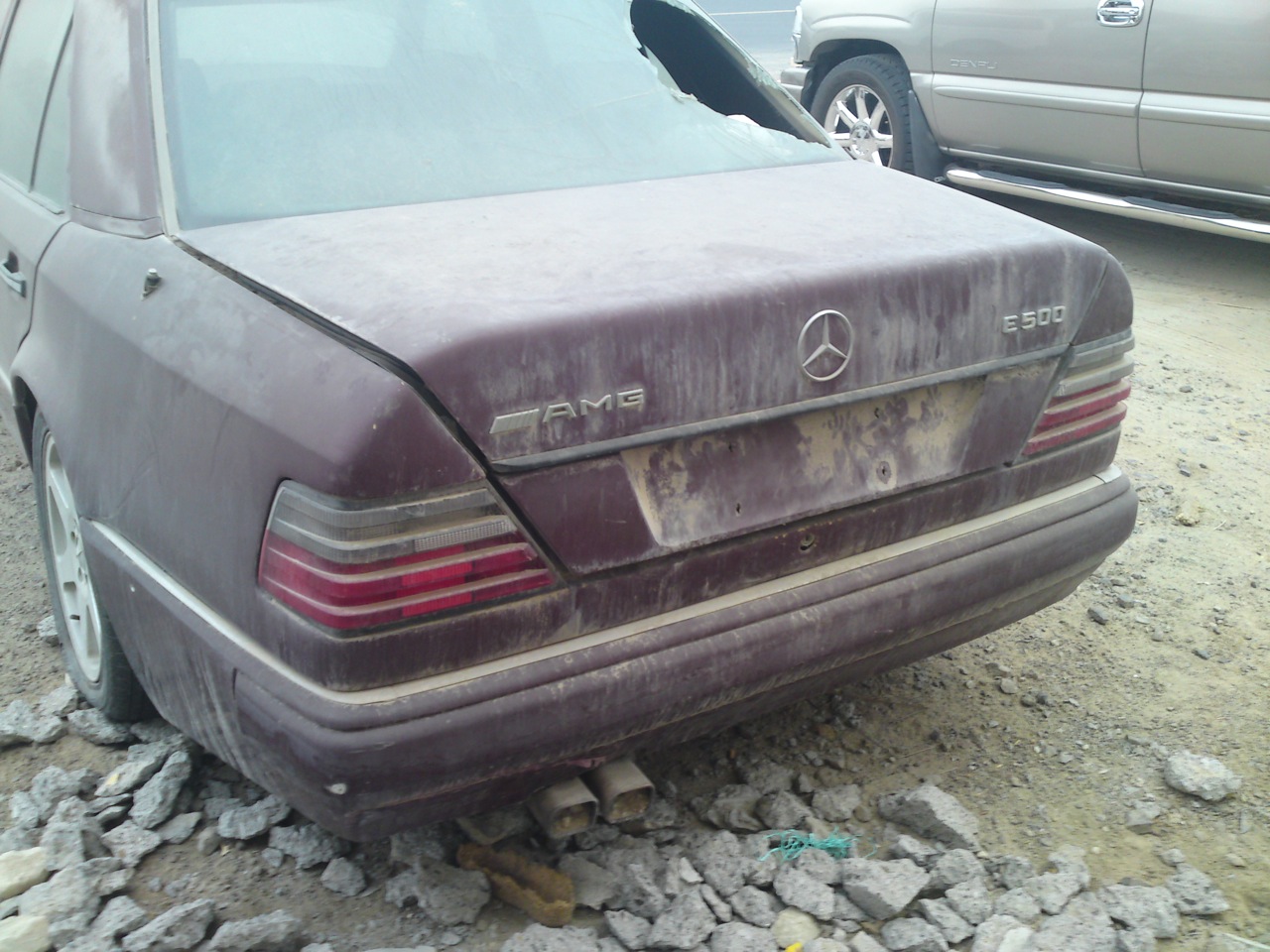 w124%20e500%20vergammelt%2004.JPG